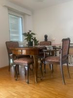 Mid-Century Esstisch . Sitzt 6-8 Personen wann ausgezogen.
