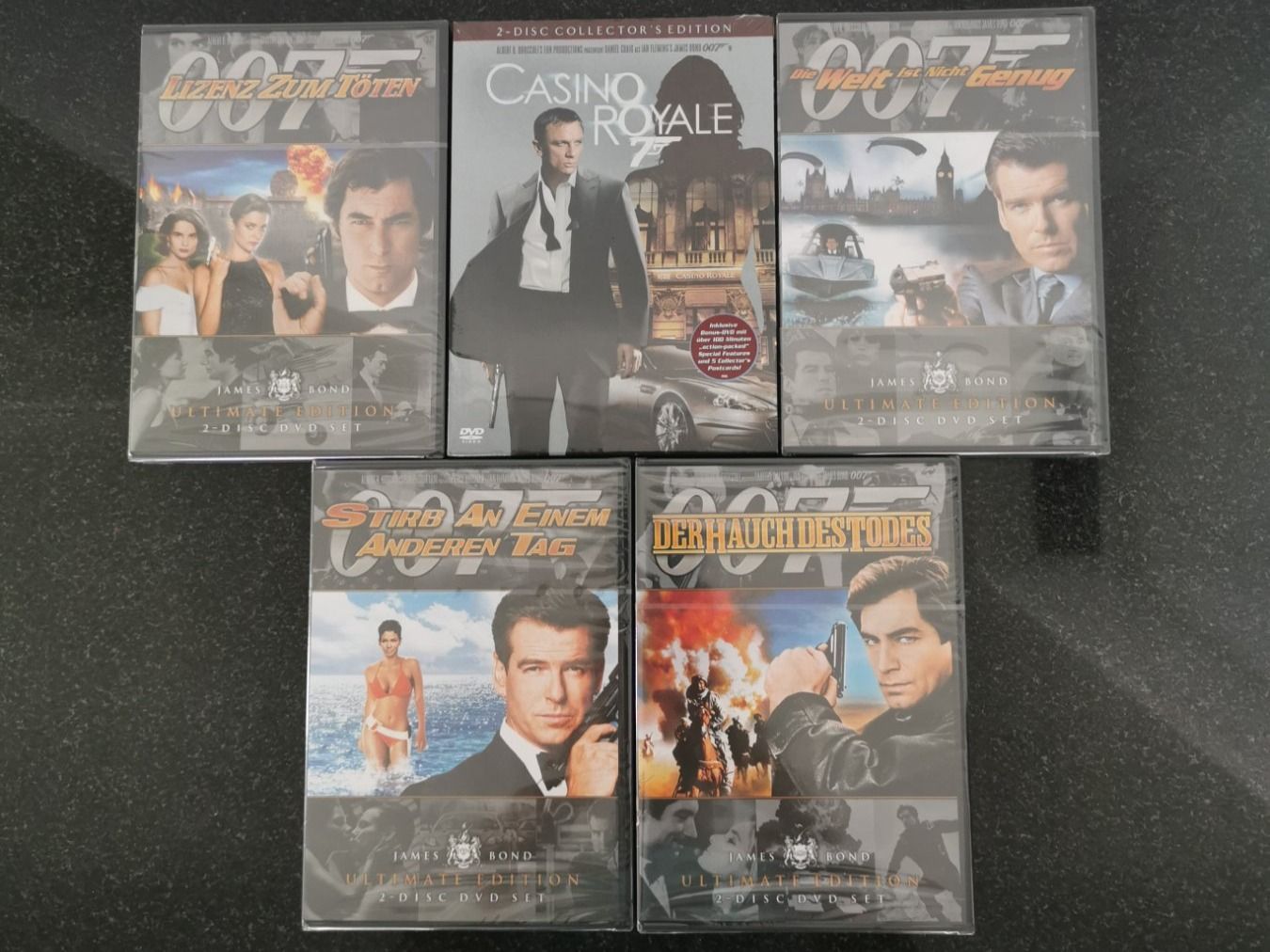 Alle DVDs: James Bond 007 Ultimate DVD Collector's Box – Gebraucht aus St.Gallen von  5
