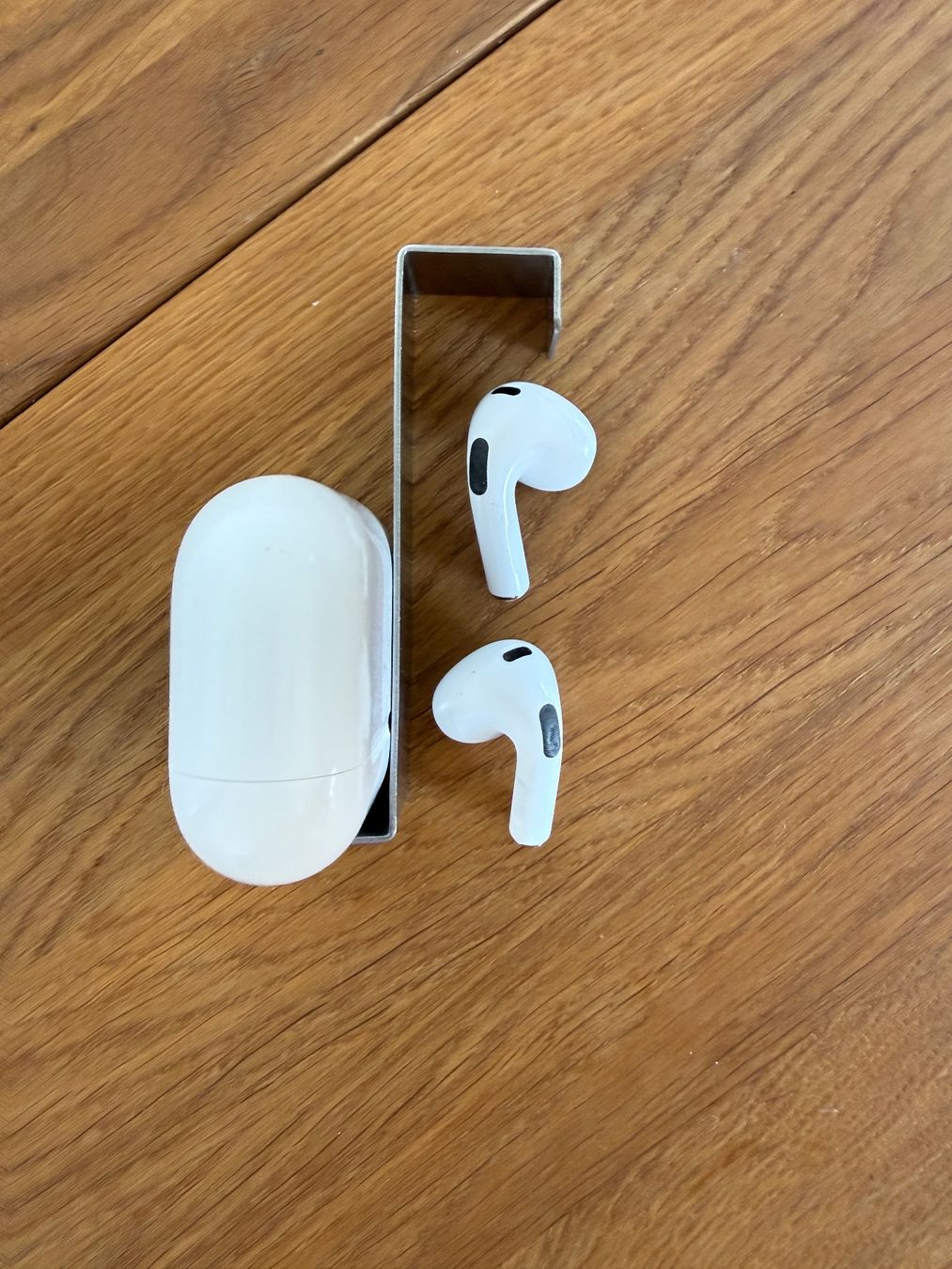 Apple Cuffie: APPLE AirPods 3 – Usato da Lausanne venduto da Nine1982 8
