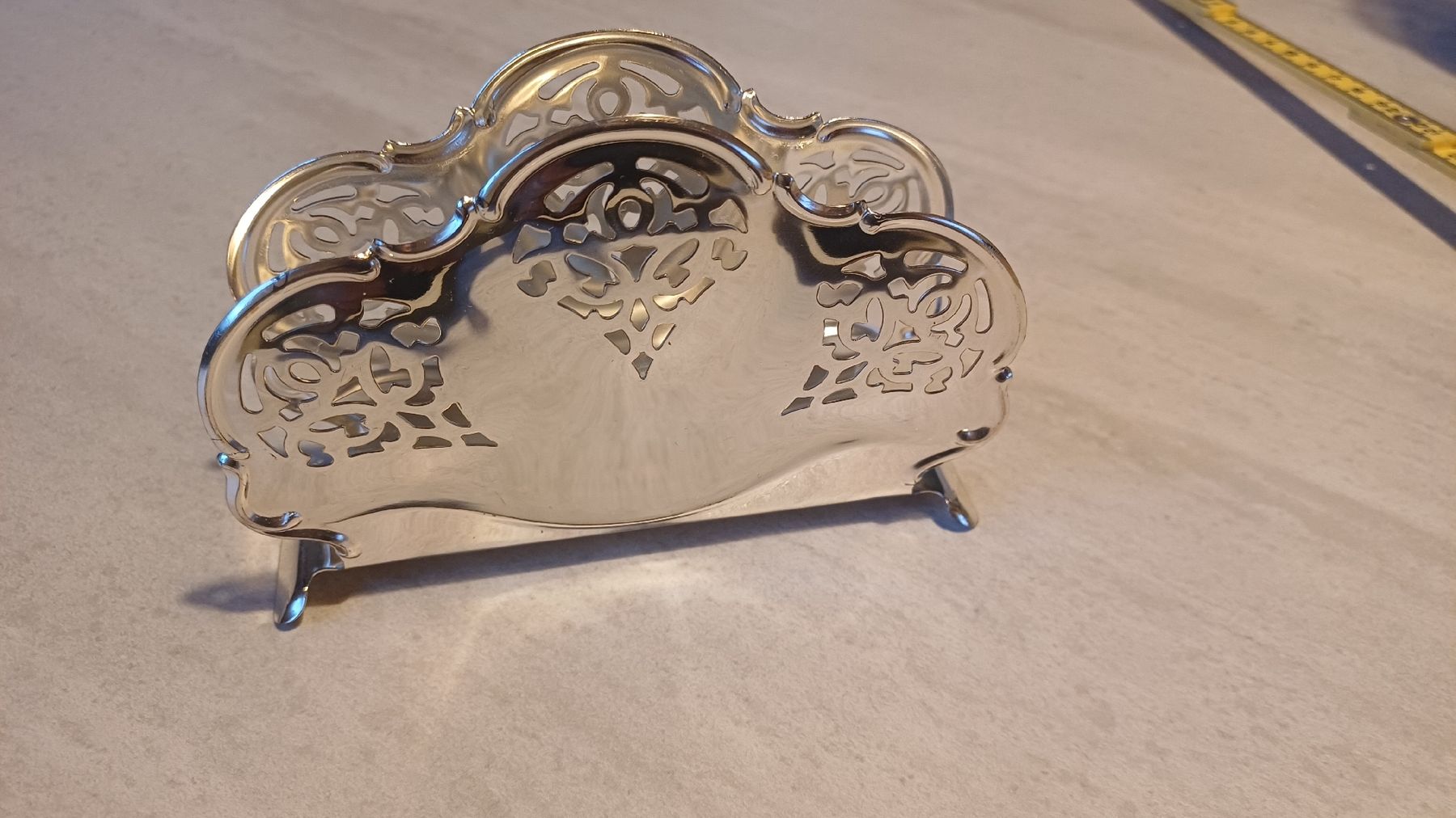 Allestimento di negozi e stand fieristici: Schöner Kartenständer versilbert  – Usato da Flawil venduto da Naphtali 5