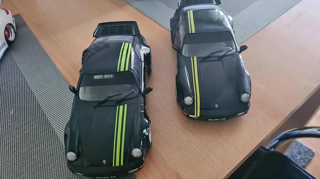 Modellini d'auto: 2×PORSCHE MODELLE 911  1:18 – Usato da Ittigen venduto da ROCKY1964 1