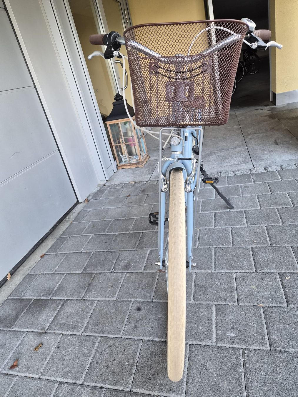 Biciclette: Cityfahrrad B'Twin Elops hellblau mit zwei Körben – Usato da Altendorf venduto da t_m_k9xg 1