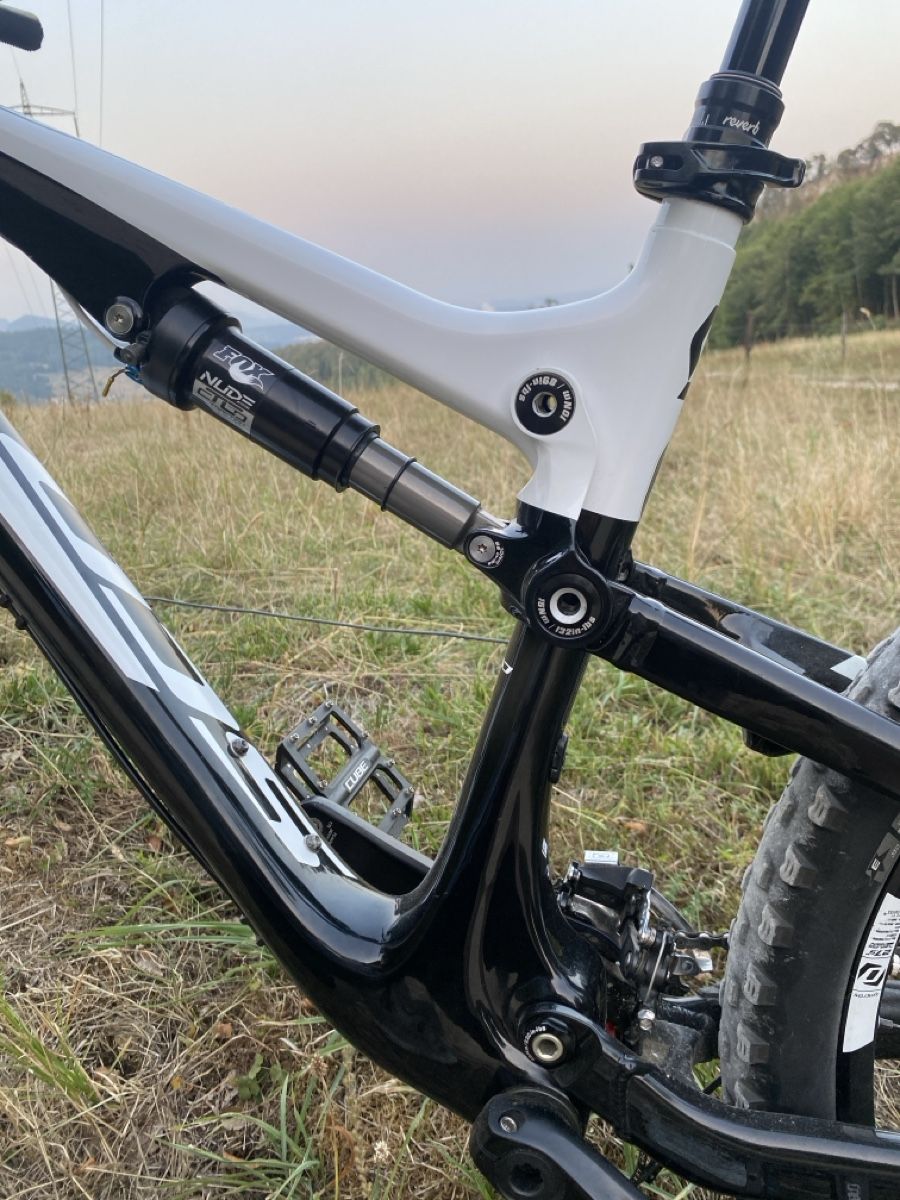 Scott Biciclette: Scott Genius 720 Fully mit Fox/M Carbon/weiss/schwarz – Usato da Rickenbach SO venduto da Tsira 2