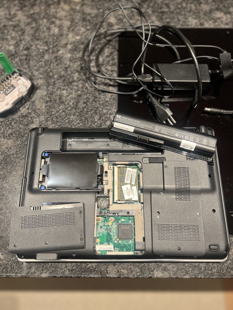 Hewlett Packard Notebook: Retro Laptop Hp Pavilion dv6 – Usato da Frutigen venduto da lmferreira187 4