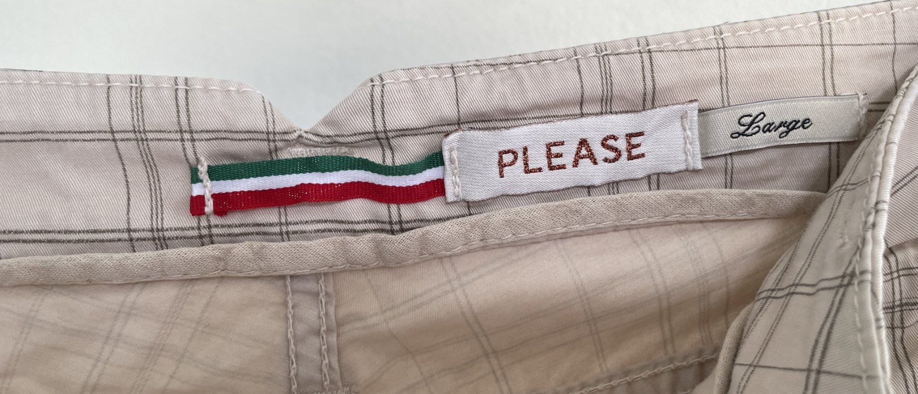 Hosen: Hose der Marke 'PLEASE' | Grösse: Large – Gebraucht aus Bern von .DolceVita. 2