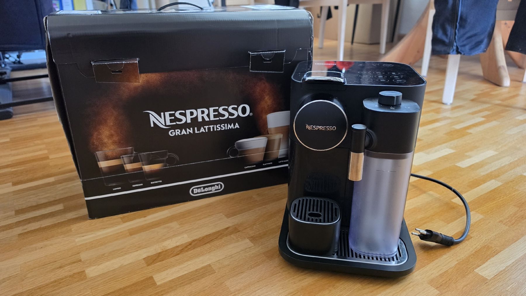 Nespresso Macchine per caffè & Macchine per espresso: Nespressl Gran Lattissima – Usato da Pratteln venduto da ratchanat
