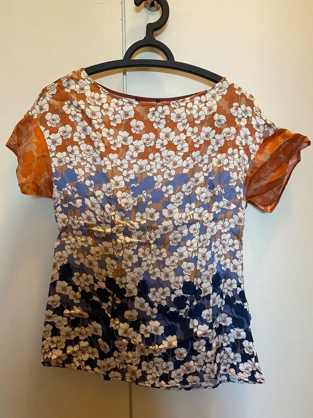 Sisley T-shirt: T-shirt SISLEY – Nuovo (secondo la descrizione) da Meyrin venduto da The_Top_Dressing