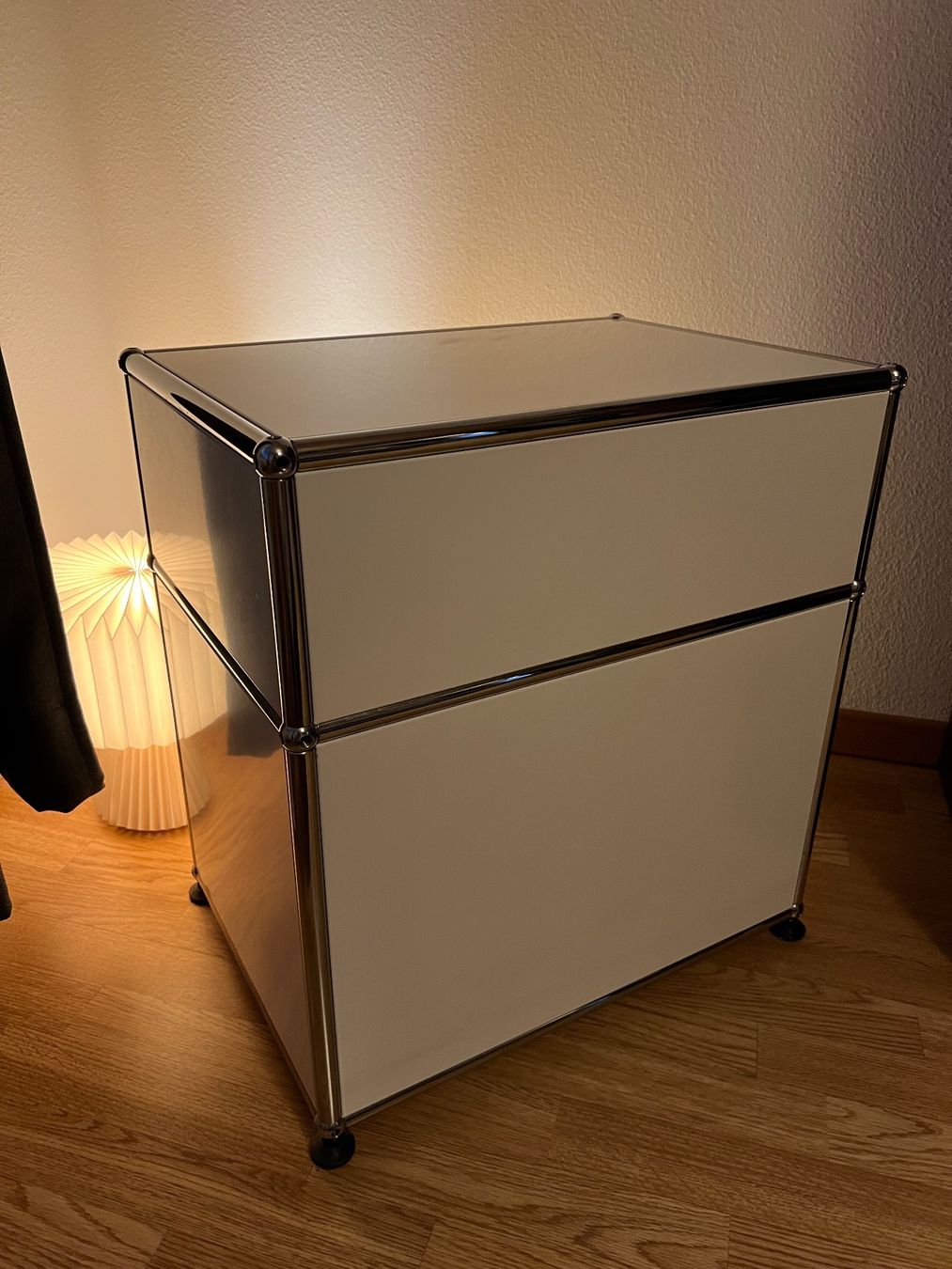 USM Comodini: USM Haller Sideboard mit Schubladen – Usato da Zürich venduto da ElchiDerHirsch 1