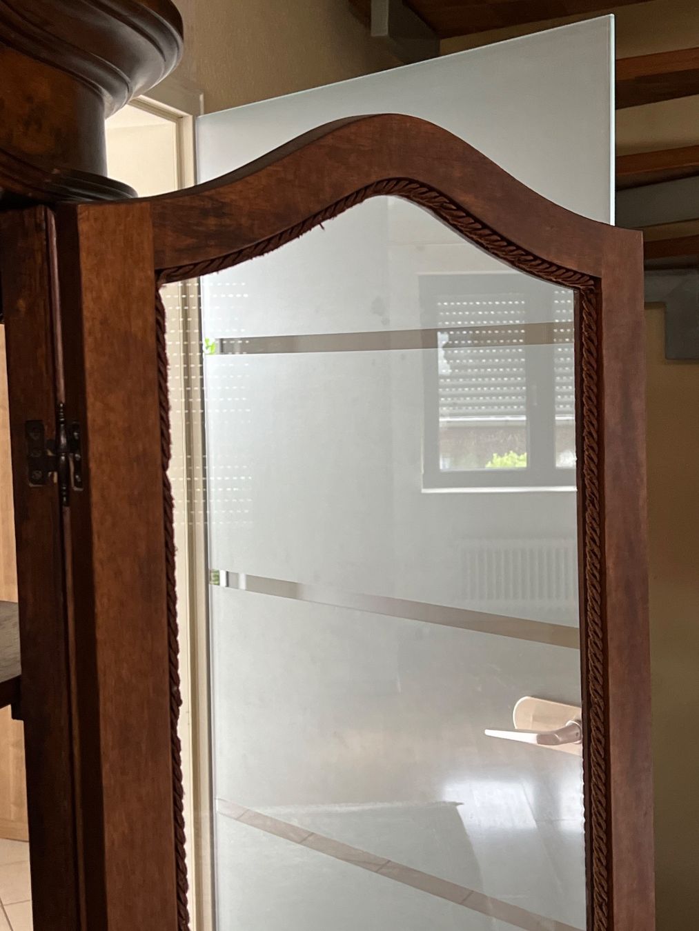 Vetrine: Barock Vitrine Schrank Nussbaum Biedermeier Stilmöbel – Usato da Gemünden venduto da GEUENWALD 7