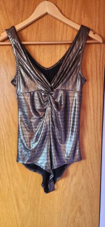 Goldenes Top Gr. M - elegant & sexy