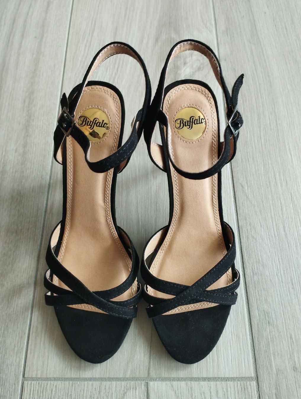 Buffalo Damenschuhe: Sandales à talons Buffalo noire – Neu (gemäss Beschreibung) aus Belmont-sur-Yverdon von Dani-Lynne 1