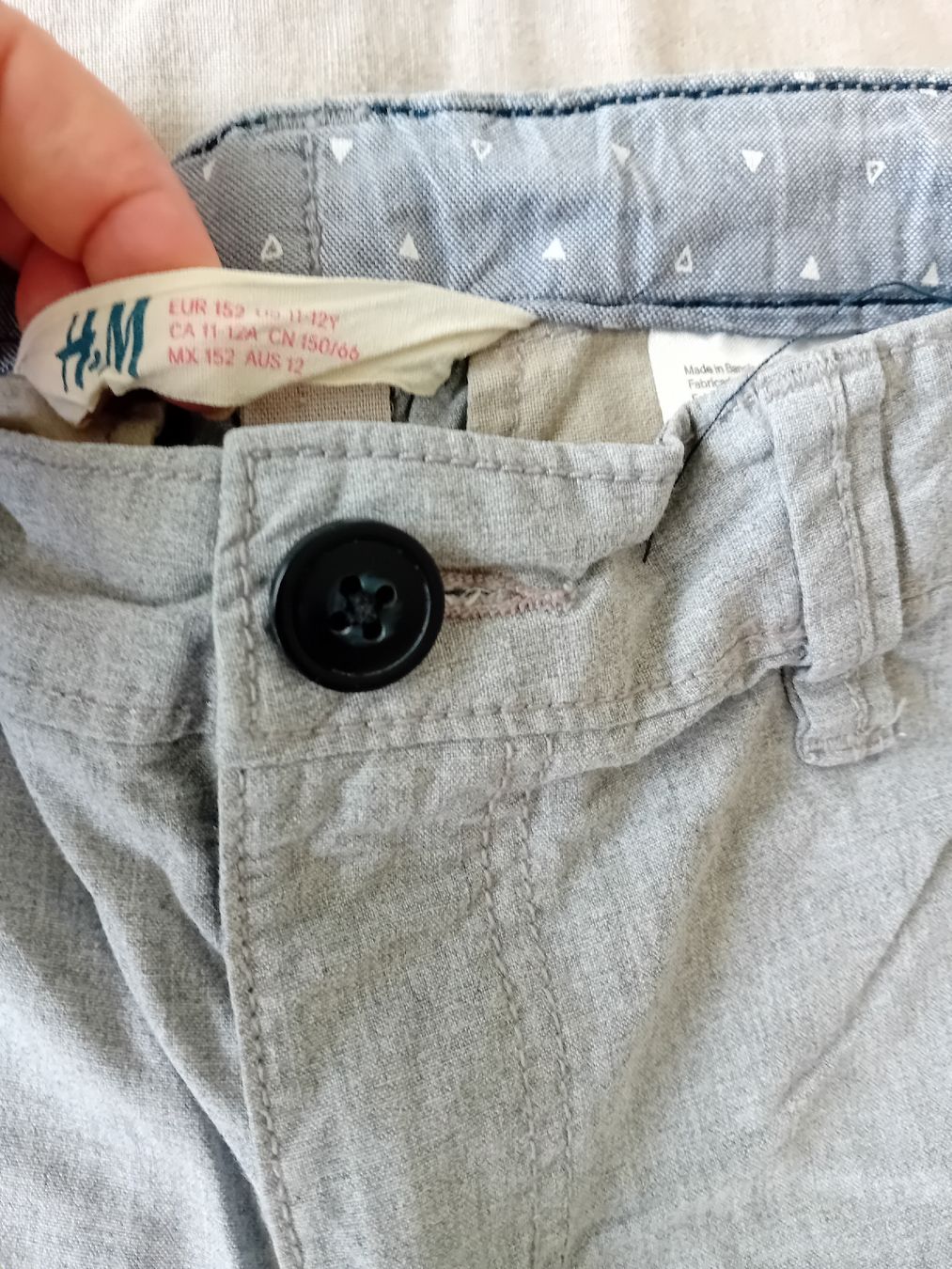 H&M Pantaloni: Hellbgraue H&M Sommershorts, Größe 152 – Usato da Romanshorn venduto da milenva 1