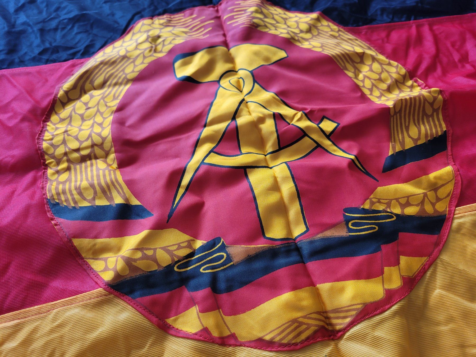 Armi bianche: DDR Flagge, Fahne ORIGINAL – Usato da Kriens venduto da KTP 1