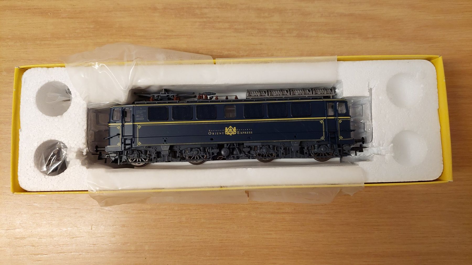Brawa Modellini di ferrovie: Brawa Ae 477 Orient Express H0  Wechselstrom  neu – Nuovo e nell'imballaggio originale da Wädenswil venduto da Frosch33