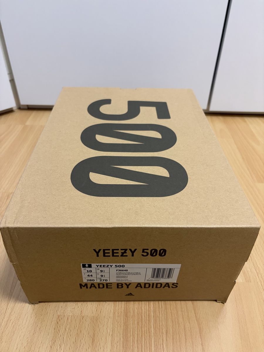 Adidas Scarpe da uomo: Yeezy 500 Utility Black, Size 44 – Nuovo (secondo la descrizione) da Weinfelden venduto da DTotheZ 5