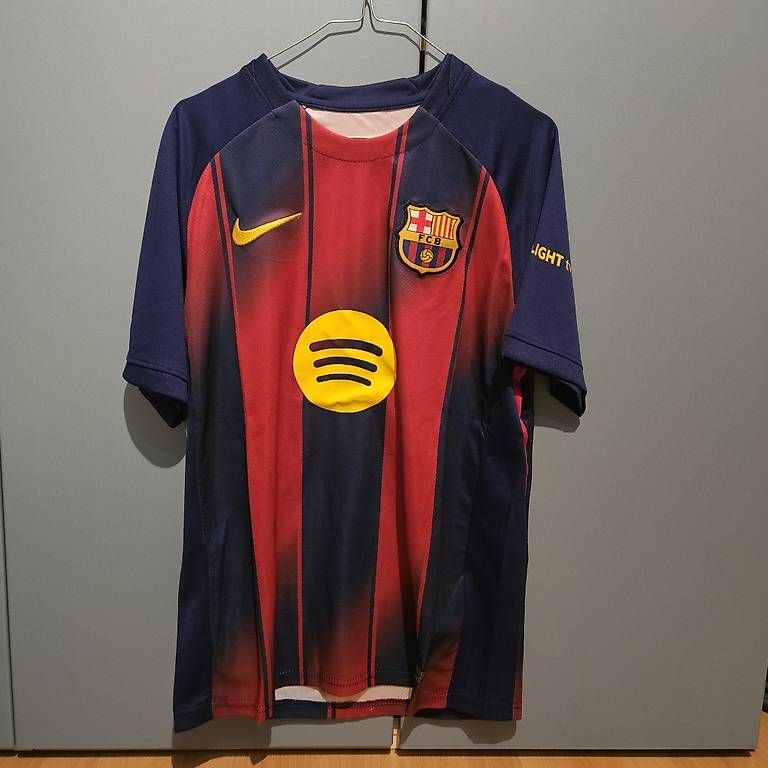 T-shirt: Maglia Bacellona – Usato da novazzano venduto da remolabarca1