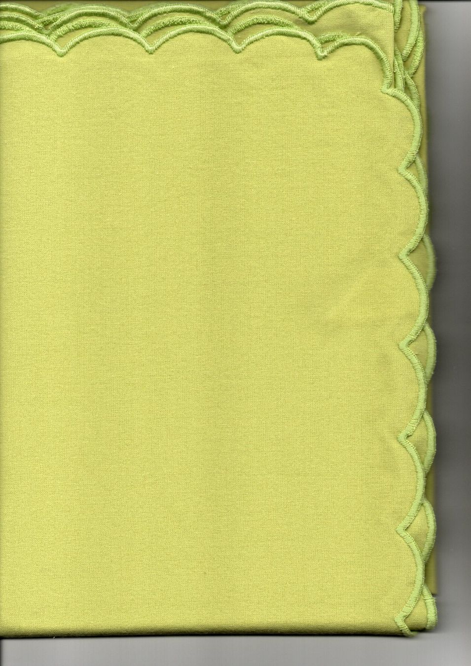 Altra biancheria da tavola: Tischtuch hellgrün, 135 x 163 cm, B'wolle/Polyester – Usato da Wiesendangen venduto da Gullfoss 2