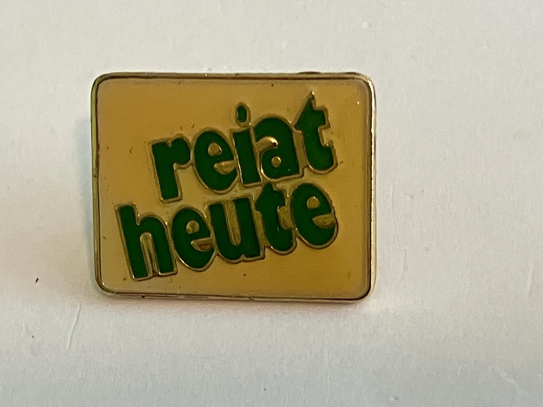 Placchette & Badge: 1 Pin Reiat Heute – Usato da Basel venduto da djwwpp