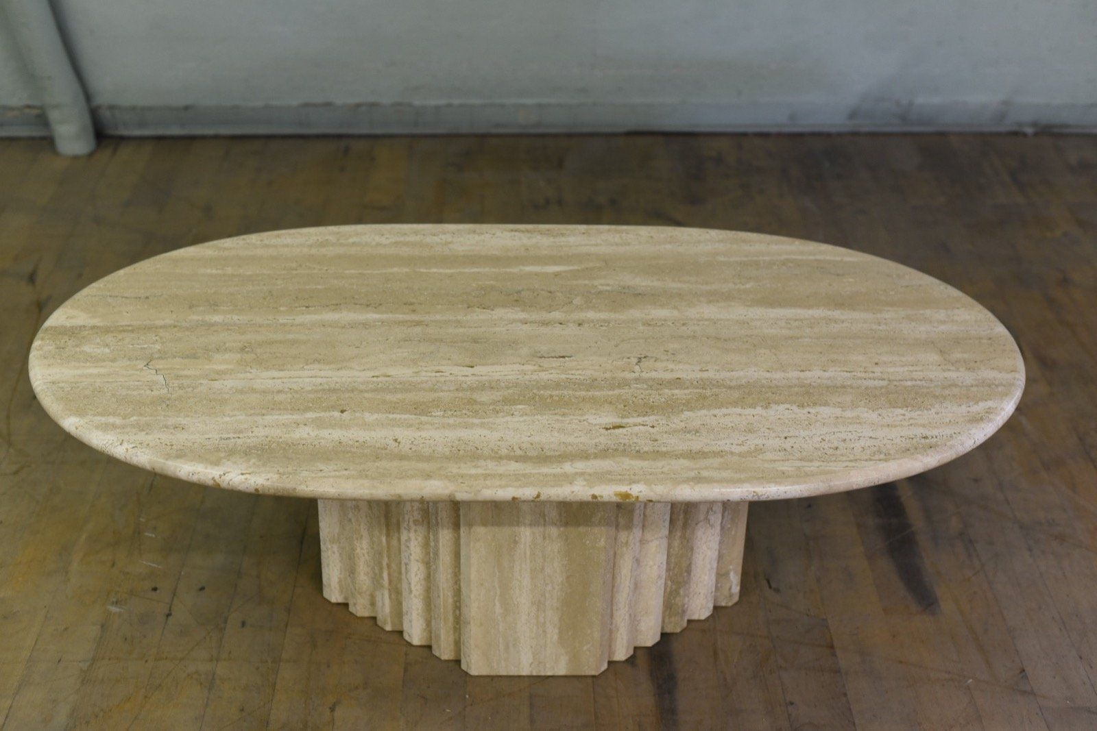Tavoli: Designer ovaler Couchtisch aus Travertin – Usato da Lichtensteig venduto da UsedIN 6