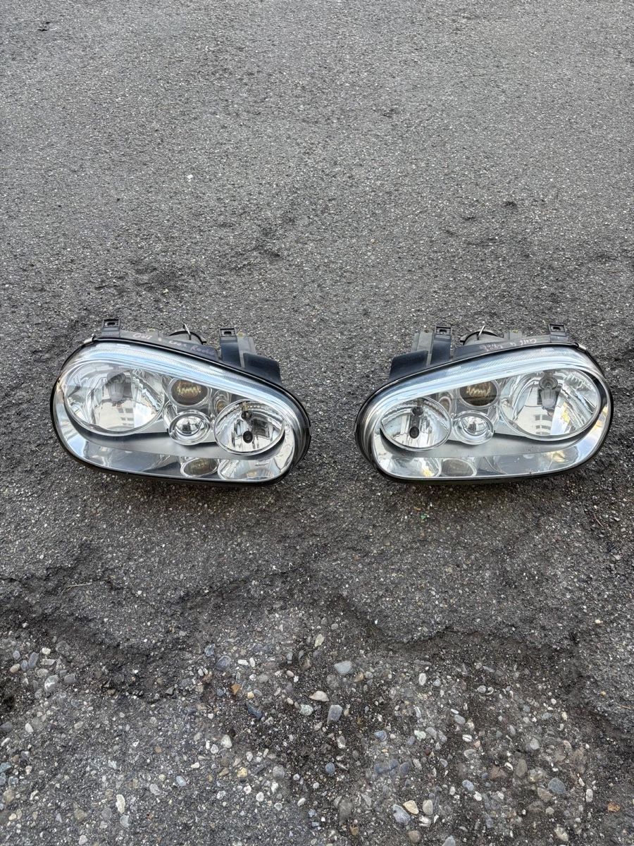 VW Fari: VW Golf 4, Jg 2002 Scheinwerfer li&re – Usato da Mörschwil venduto da ers_k5cc