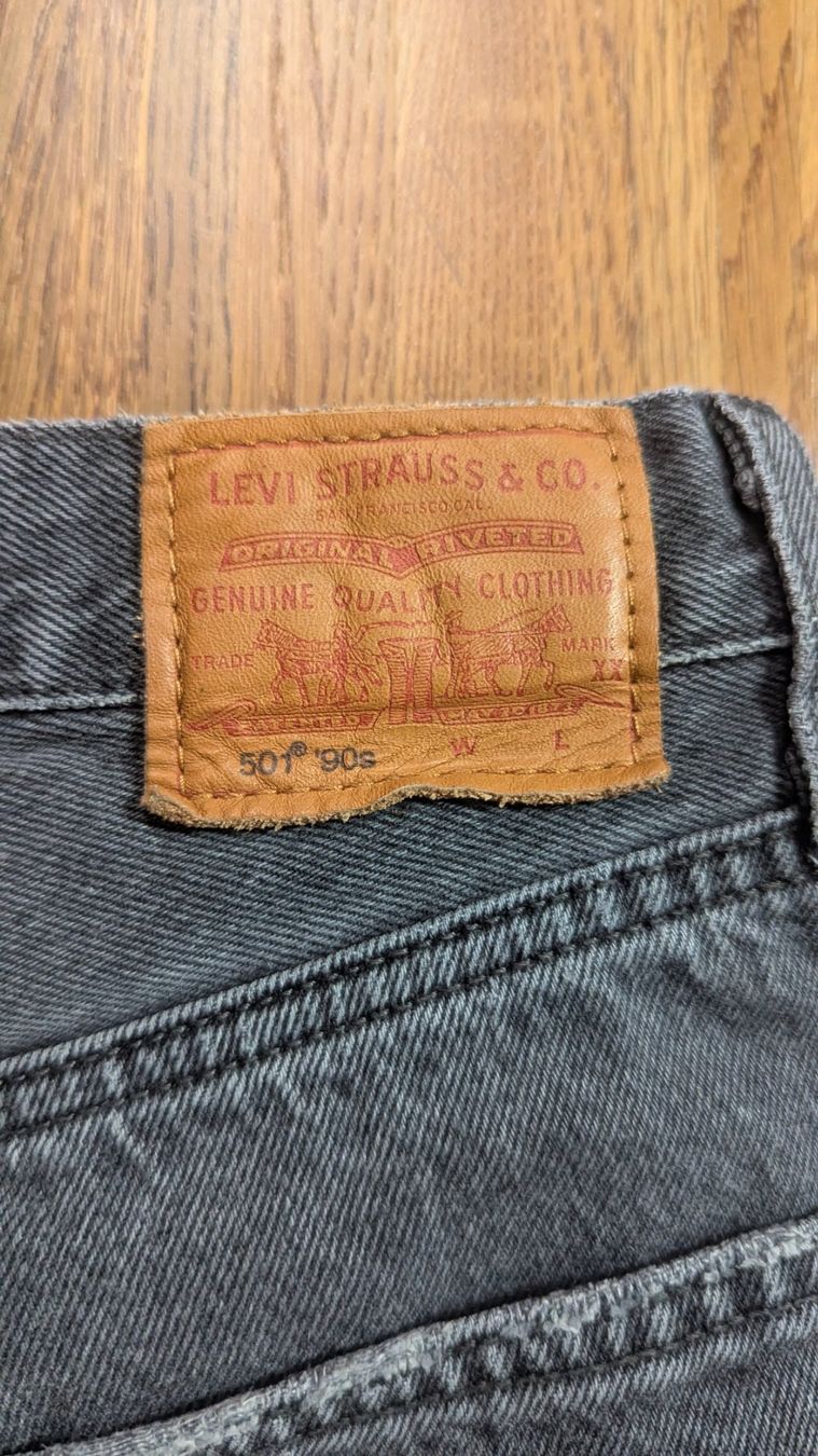 Levi's Jeans: Levi's Shorts, 100% Baumwolle, washed black, W25 – Usato da Zürich venduto da DebsBre 1