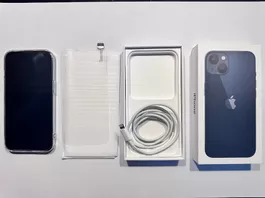 iPhone 13, 256 GB, Blau  inkl. Zubehör