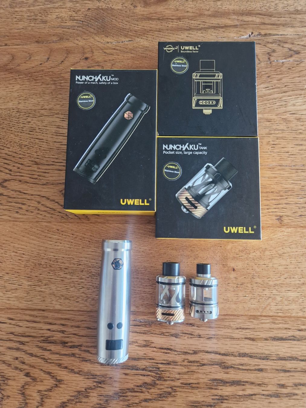 Uwell Altri Prodotti per fumatori: Vape Uwell Nunchaku Mod + zwei Tanks – Usato da Bülach venduto da Lukas_ZRH