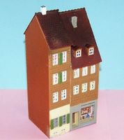 Faller H0 925 Zwischen-Wohnhaus mit Ladengeschäft, Fertigbau
