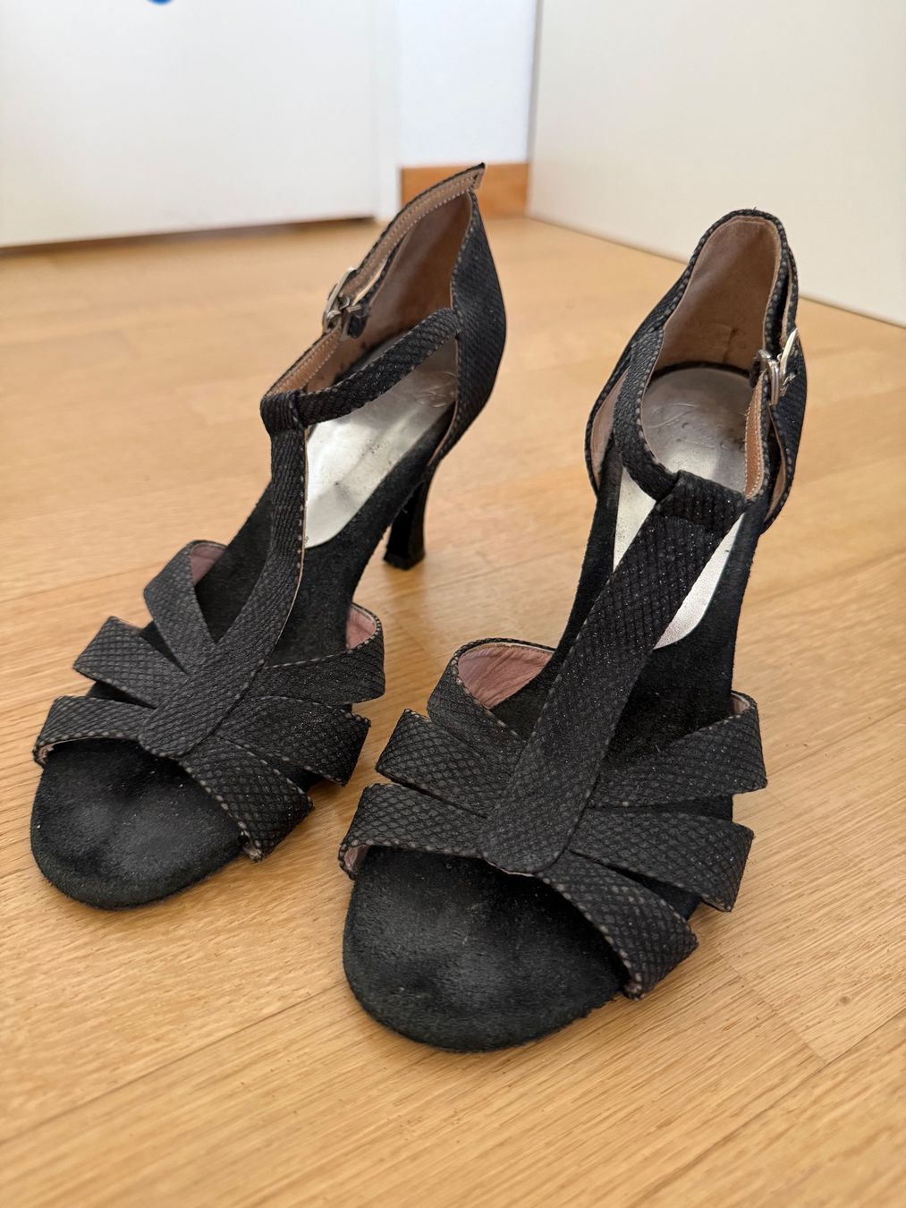 Chaussures femmes: Tanzschuhe Damen Grösse 38 – D'occasion à Basel par tobinho10