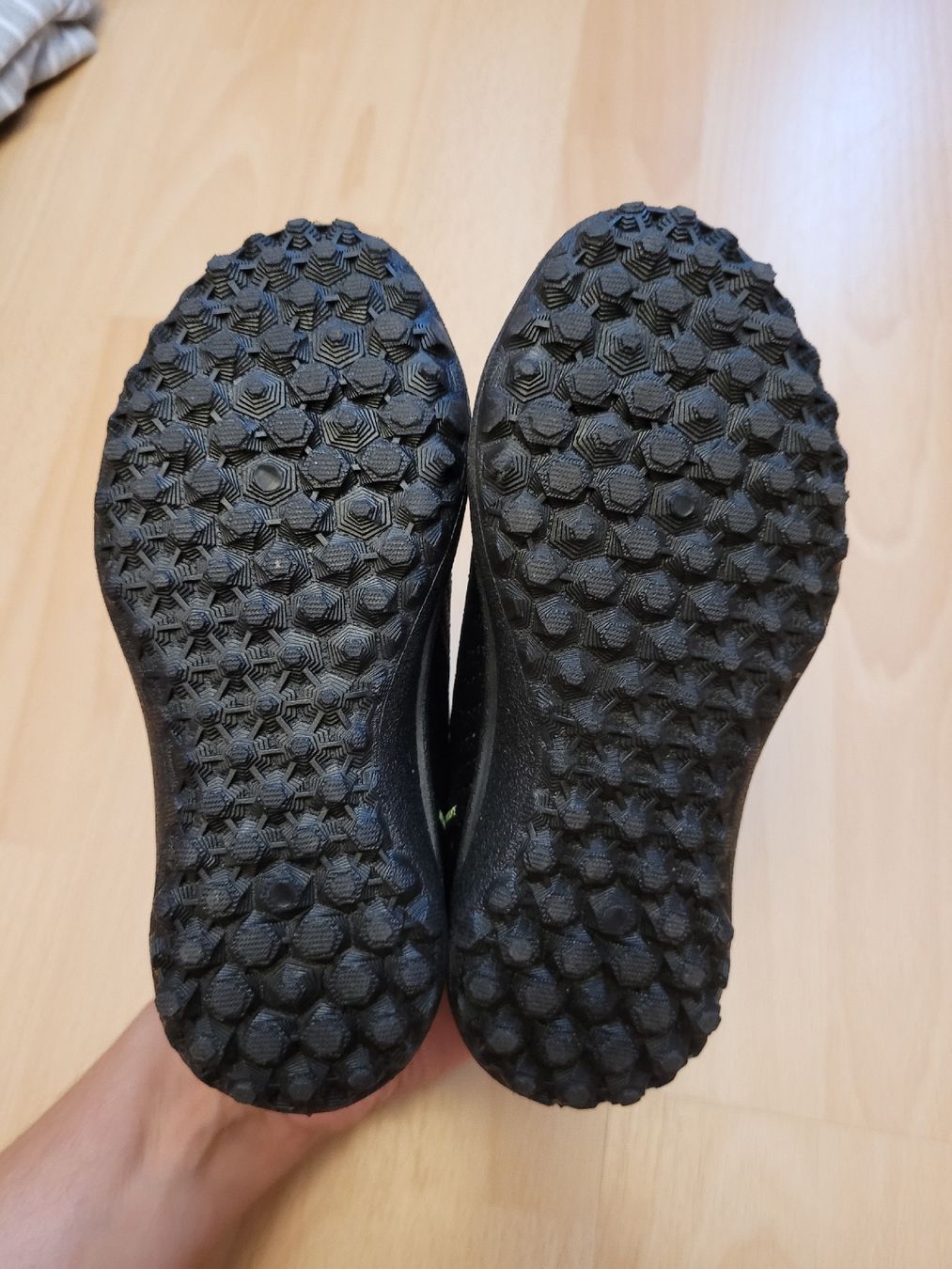 Scarpe per ragazzi: Fussballschuhe gr. 26 – Nuovo (secondo la descrizione) da Inwil venduto da Flower2325 1
