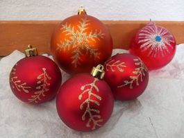 14 rote + orange Weihnachtsbaumkugeln