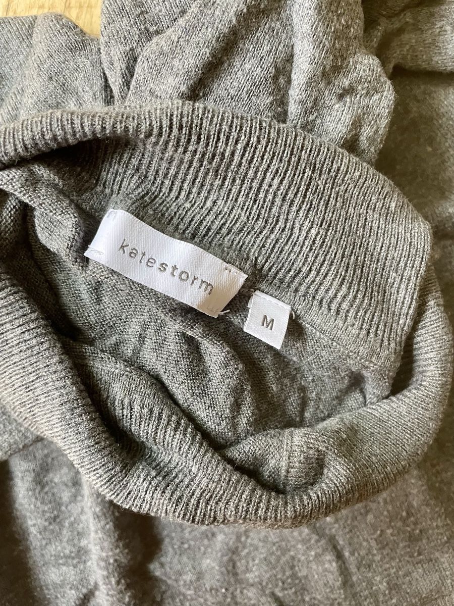 Pulls & Sweat-shirts: Grauer Rollkragenpullover, Grösse M, Kate Storm – D'occasion à Zürich par Carlajimena 2