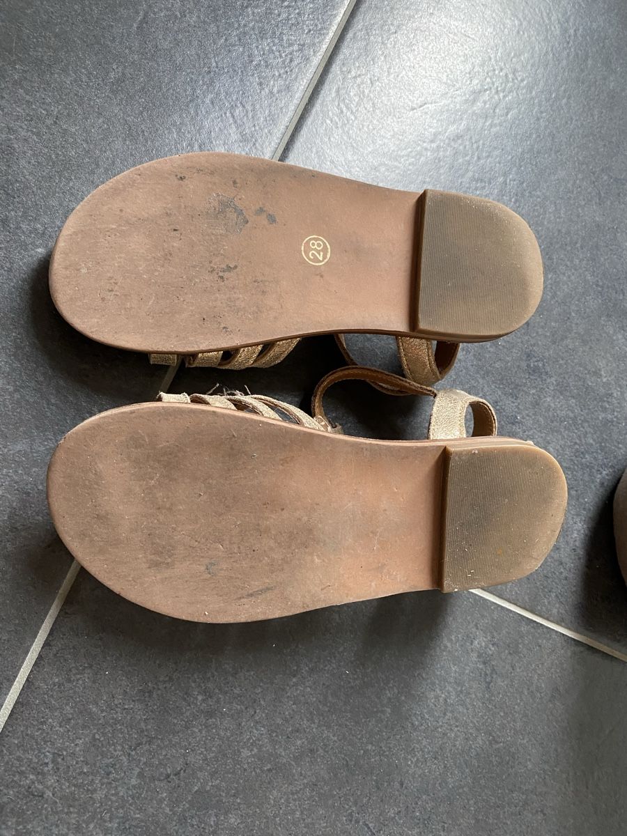 Scarpe per ragazze: Sandalen Okaidi, Gr. 28 – Usato da Summaprada venduto da hirschuh506 2