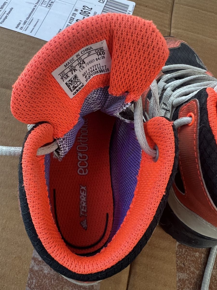 Adidas Schuhe für Jungen: Kinder Wanderschuhe Adidas orange/schwarz Grösse 24 – Gebraucht aus Häusernmoos von RanaNo 4
