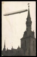 Foto-AK Wolfenbüttel, Zeppelin im Fluge