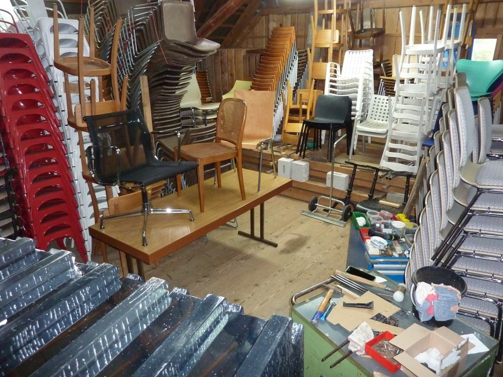 4 Stühle Holzstühle Stapelstühle Seminarstühle stapelbar 10
