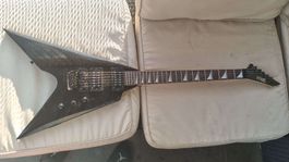 MAX Music Flying V Gitarre schwarz gebraucht