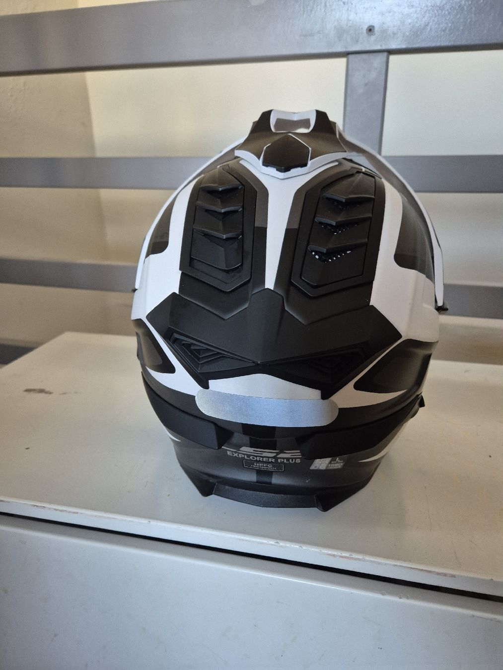 Caschi & visiere: Casque moto Explorer Plus blanc noir gris taille L – Nuovo (secondo la descrizione) da Sissach venduto da Dwilson0 3