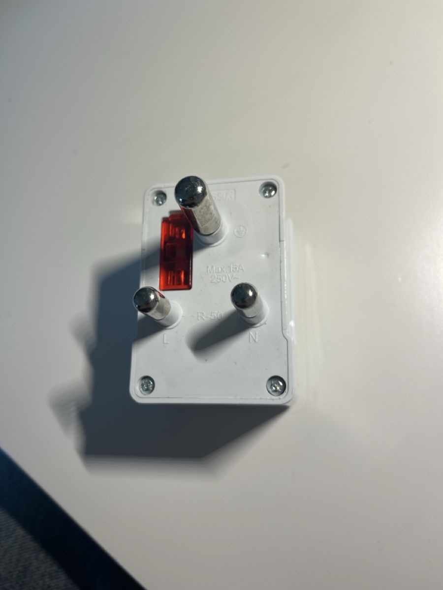 Lecteurs & Adaptateurs: Reisestecker Adapter – D'occasion à Rudolfstetten par leo_s275