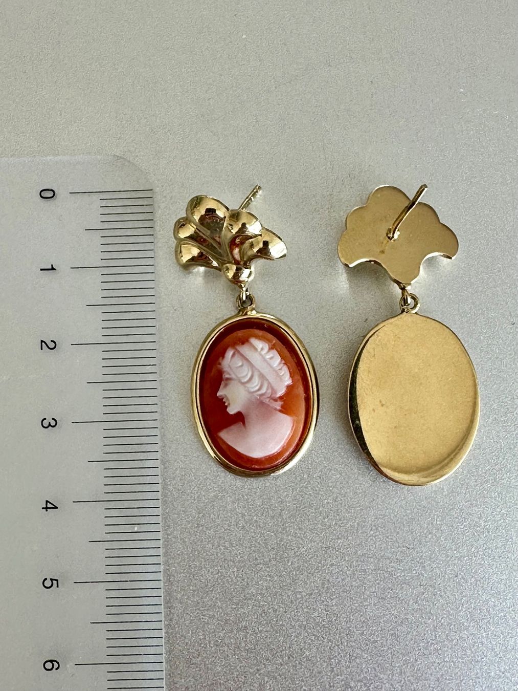 Ohrringe & -stecker: Vintage 14K Gold Kamee Ohrringe – Gebraucht aus Onex von Antiqueshow 2
