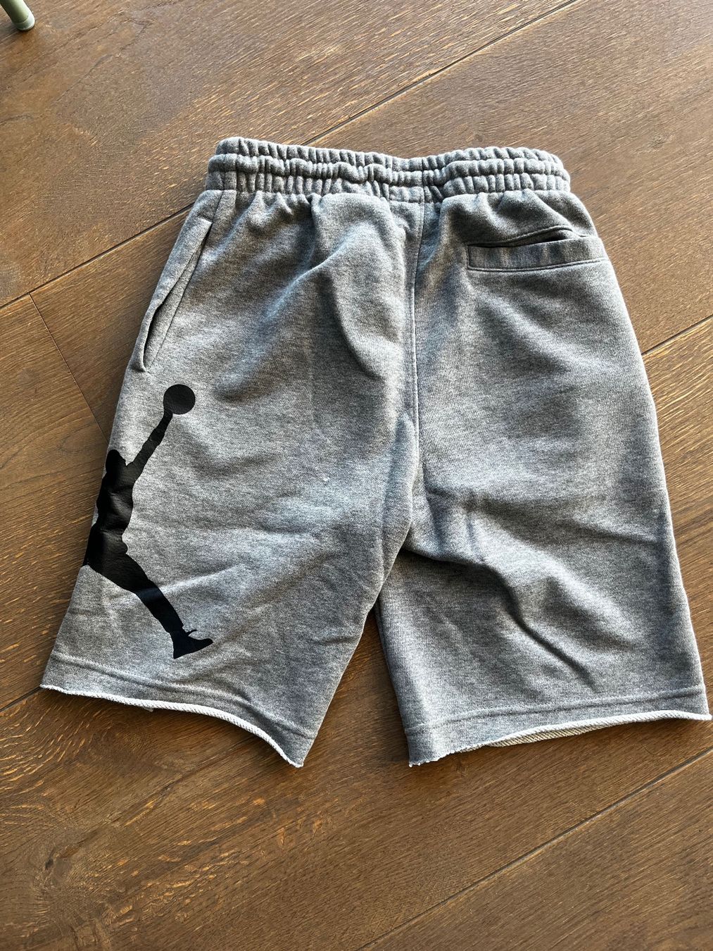 Jordan Pantalons: Short Jordan taille 128-132 – D'occasion à Develier par lili_1 2