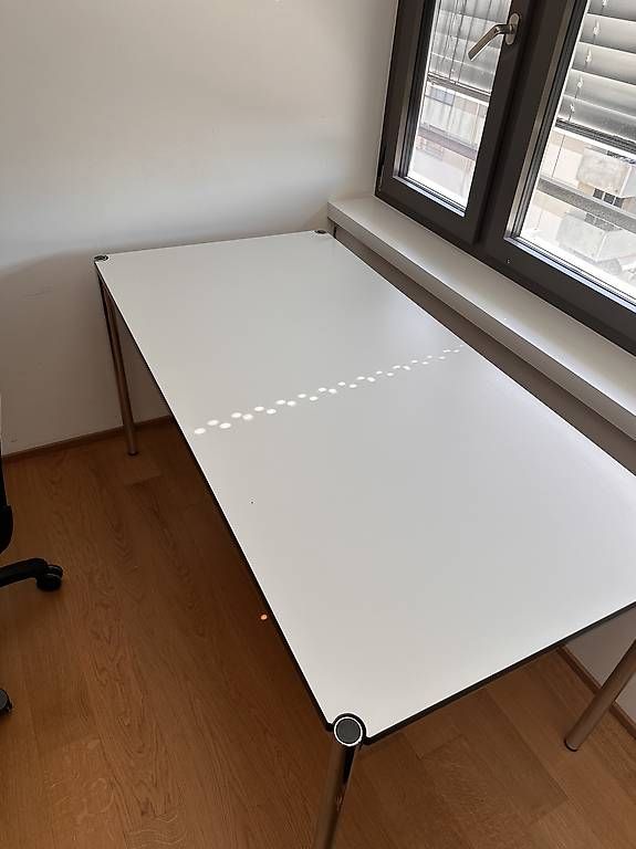 Schreibtische: USM Schreibtisch – Gebraucht aus Zürich von artflck