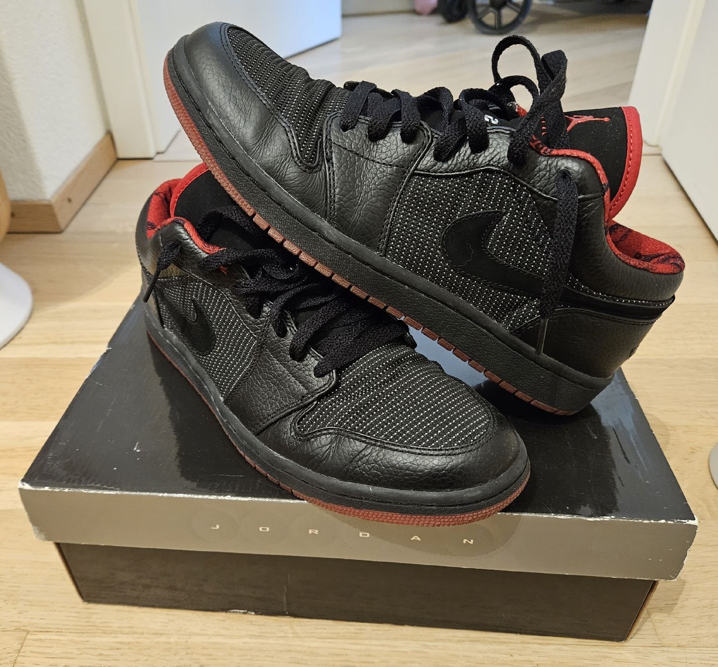 Nike Scarpe da uomo: air jordan 1 retro – Usato da Founex venduto da Ana_2412 1