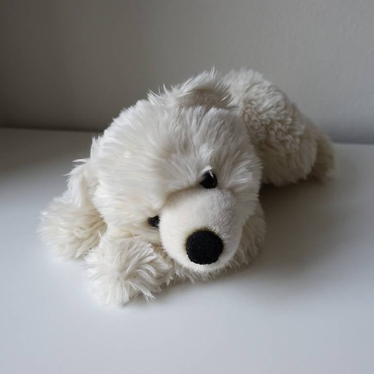 Jouets: Jolie peluche ours blanc – D'occasion à Neuchâtel par p_b_vdv7