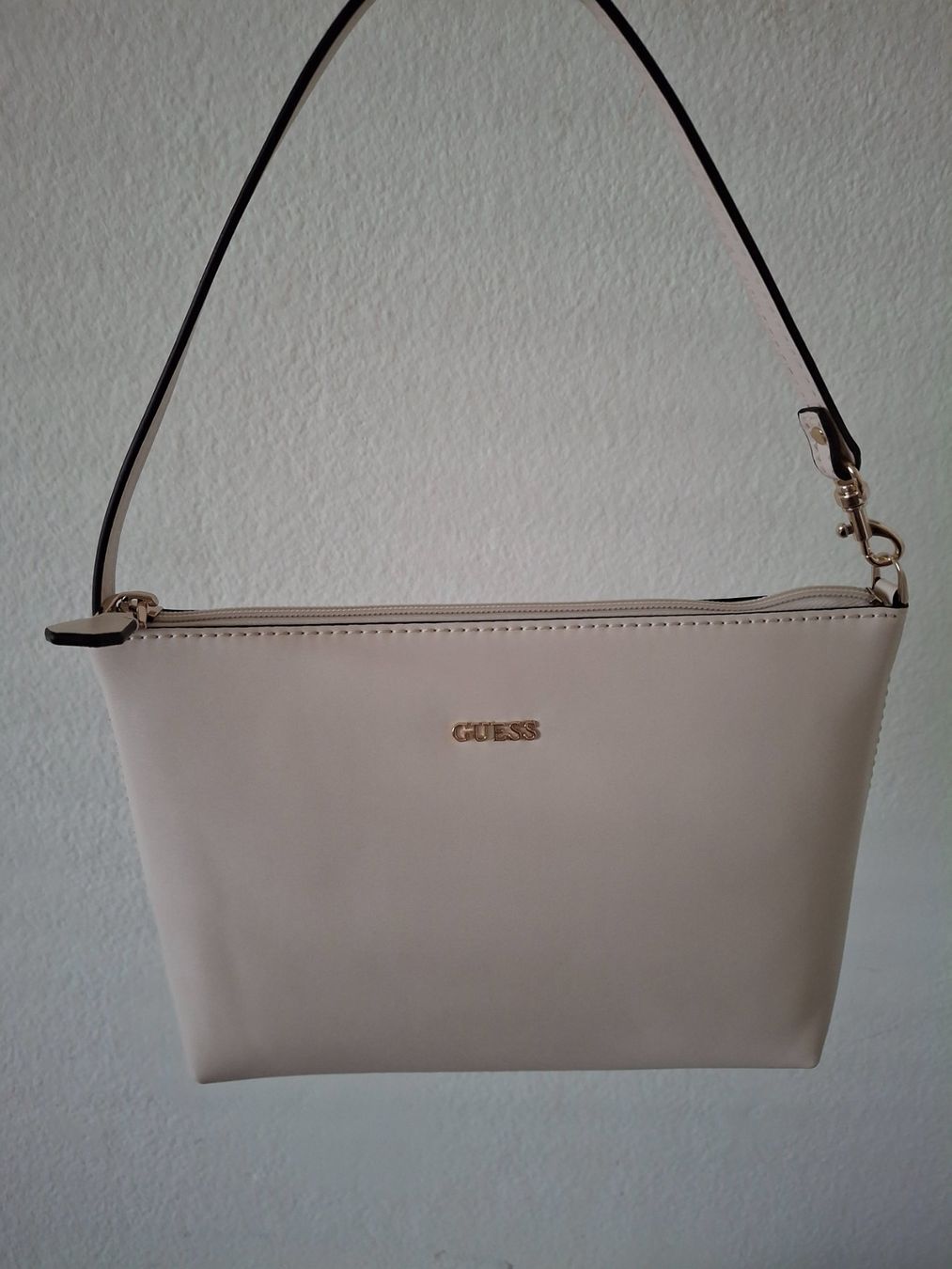 Guess Borse da donna: Guess Handtasche – Usato da Basel venduto da nat_6jsw 6
