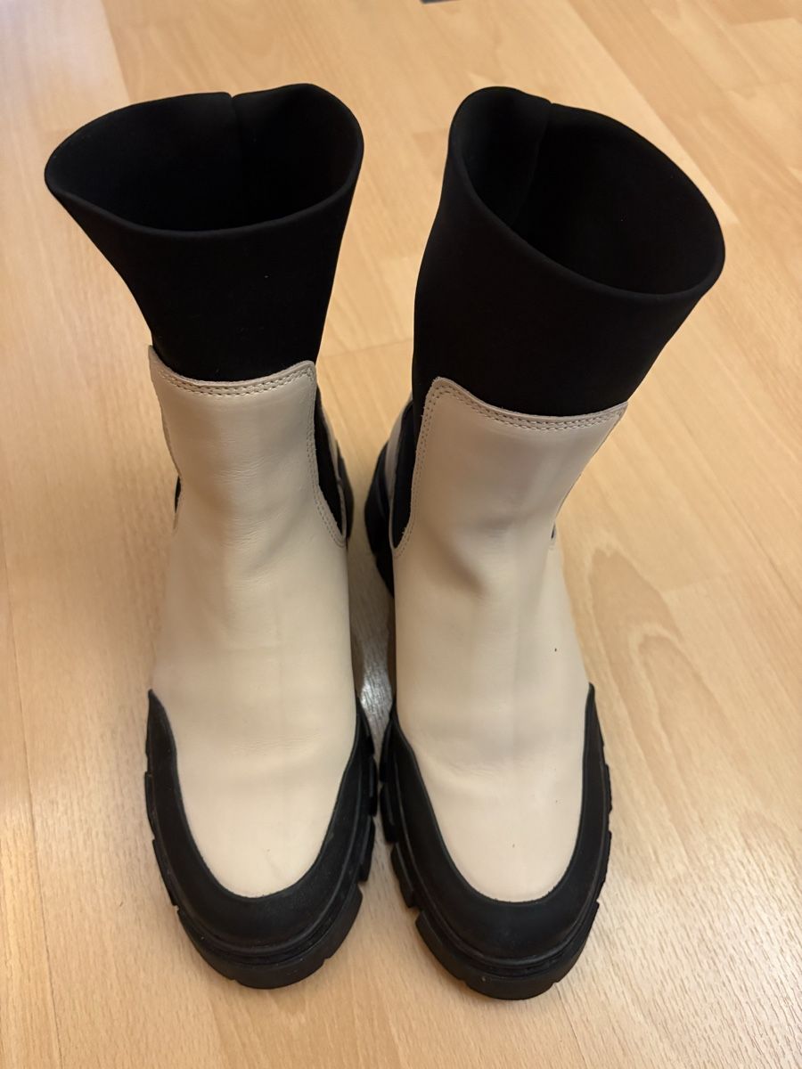 Scarpe da donna: Coole Chelsea-Boots, Grösse 37 – Usato da Brütten venduto da gisela777
