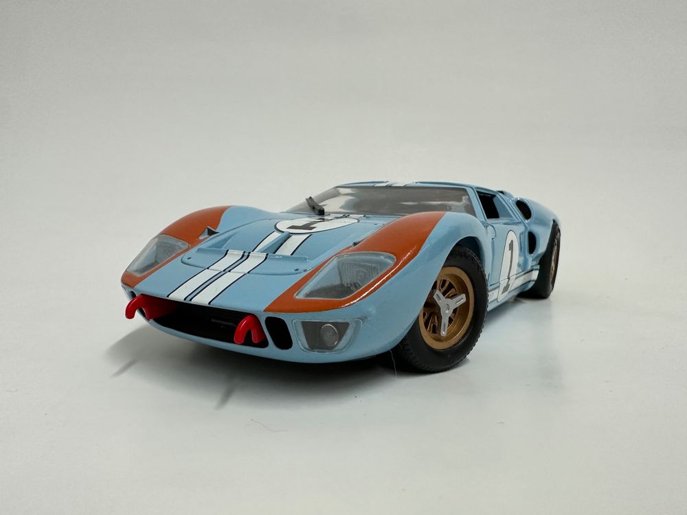 ford gt40, 1/18, modèle réduit, universal hobbies 3008, le