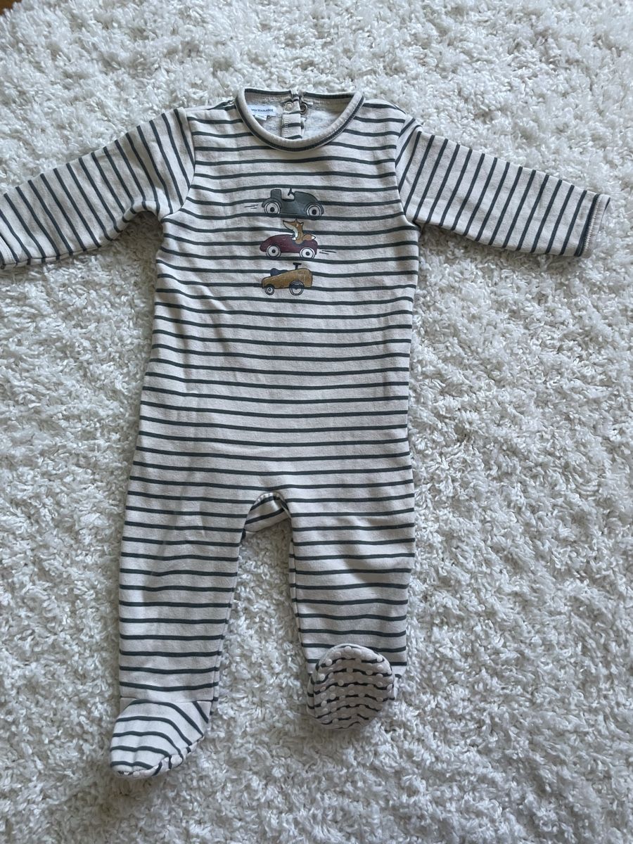 Pyjamas & Ähnliches: Barboteuse bébé garçon Vertbaudet rayée avec voitures 18mois – Neu (gemäss Beschreibung) aus Versoix von Pti-pois