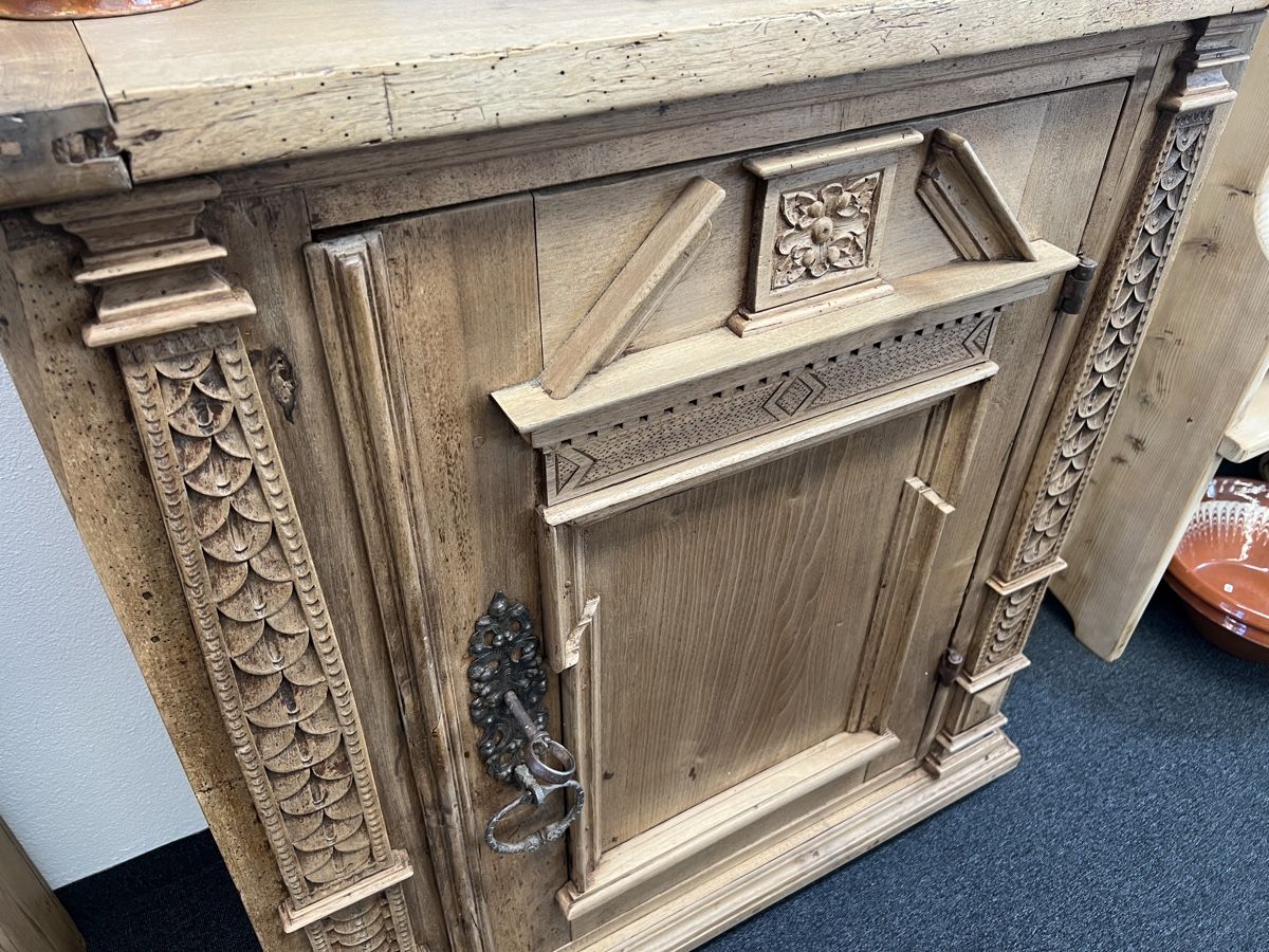Schränke: Renaissance Kredenz – Gebraucht aus Gossau SG von Keller-Antiques 1