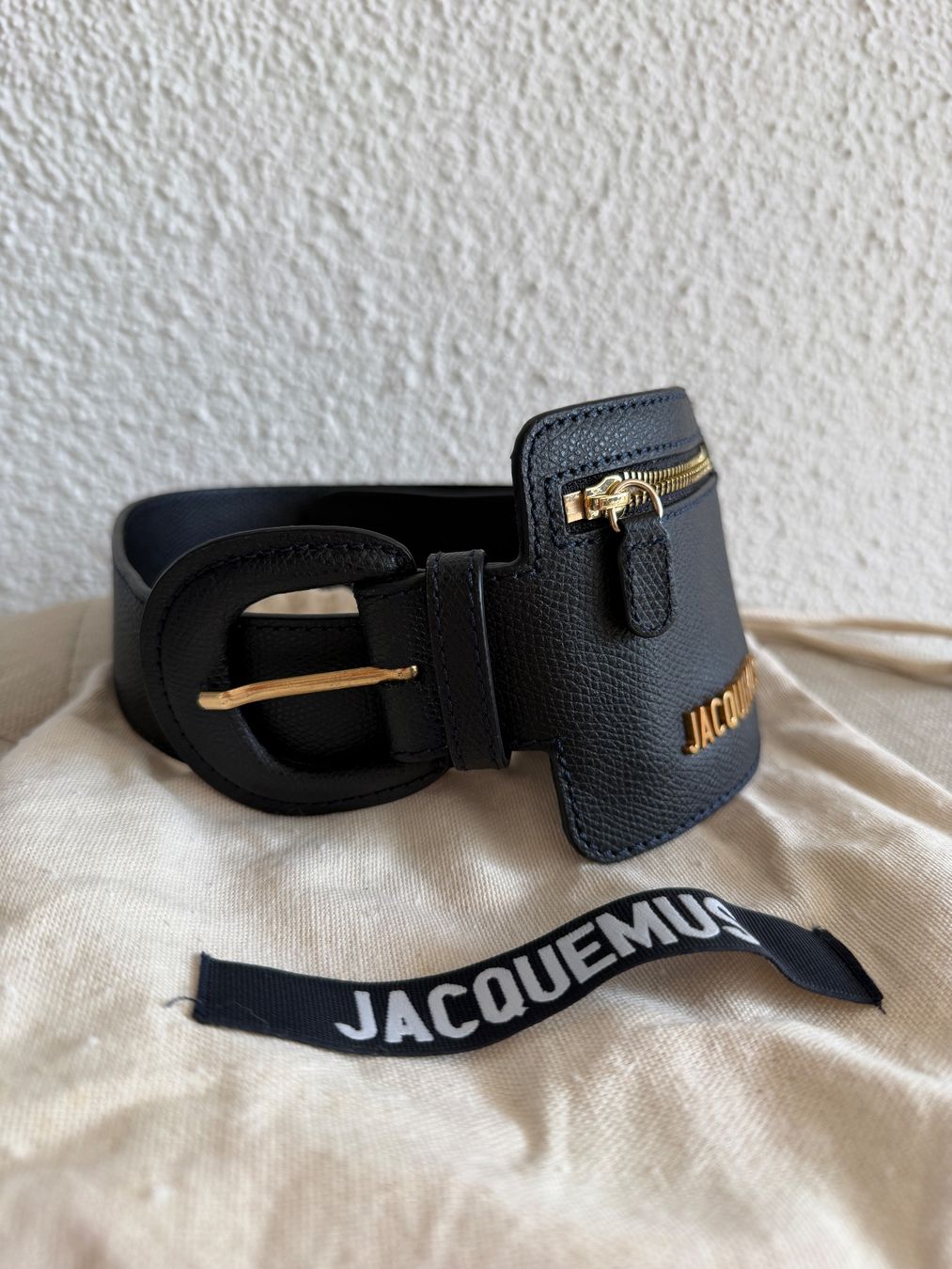 Jacquemus Cinture: Jacquemus Damen Teilengürtel Schwarz 75cm – Usato da Wädenswil venduto da Alice_style